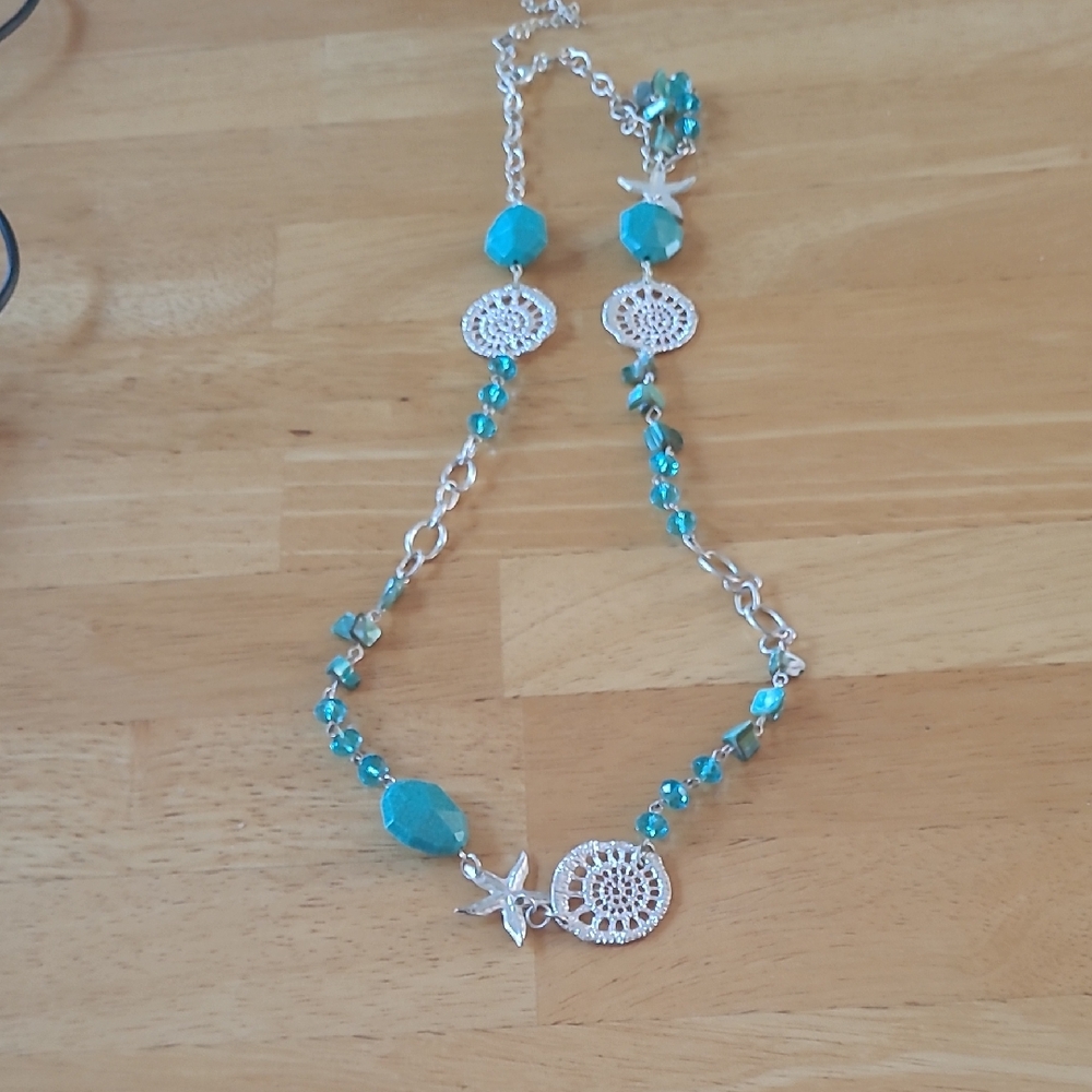 Elegant Silver and Turquoise Necklace